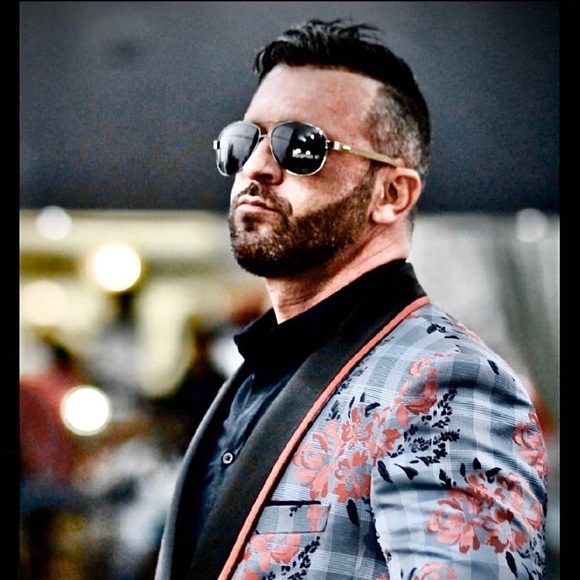 Meet your Posher, Mike - Picture 9 of 14